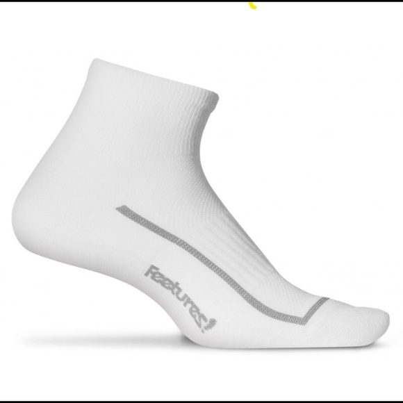 Feetures Underwear & Socks Feetures Athletic Socks Size L Poshmark